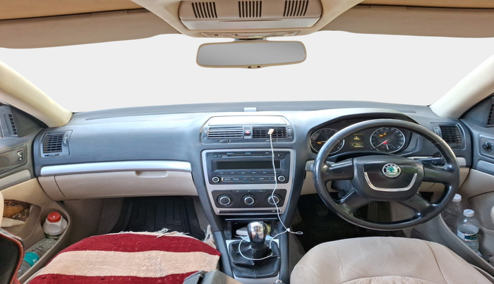 2010 Skoda Laura AMBIENTE 1.9 TDI MT, Diesel, Manual, 2,68,062 km, interior