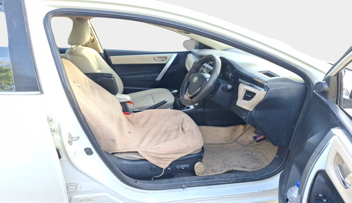 2015 Toyota Corolla Altis GL PETROL, Petrol, Manual, 94,331 km, interior