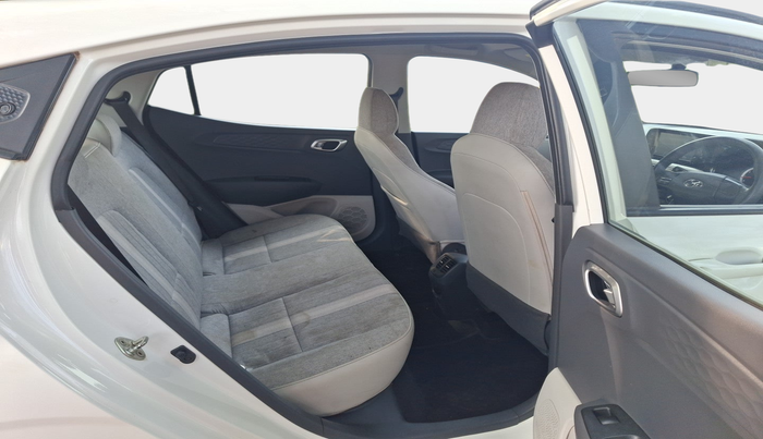 2022 Hyundai GRAND I10 NIOS SPORTZ 1.2 KAPPA VTVT CNG, Petrol, Manual, 31,852 km, interior