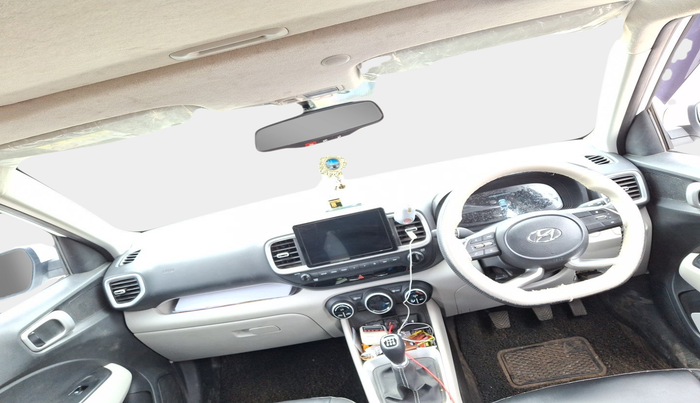 2025 Hyundai VENUE SX 1.2 PETROL, Petrol, Manual, 8,666 km, interior