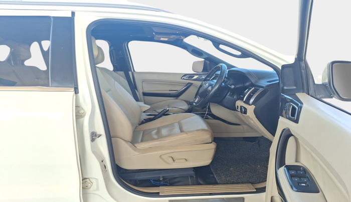 2019 Ford Endeavour TITANIUM PLUS 2.2 4X2 AT SUNROOF, Diesel, Automatic, 1,11,726 km, interior