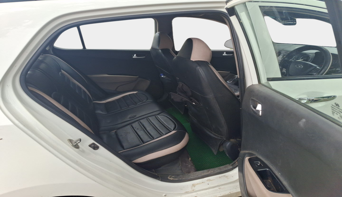 2016 Hyundai Grand i10 ASTA 1.1 CRDI, Diesel, Manual, 1,66,445 km, interior