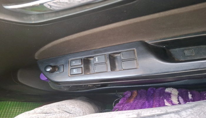 2015 Maruti Swift VDI, Diesel, Manual, 1,21,805 km, interior