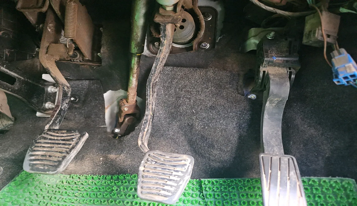 2017 Mahindra Kuv100 K4 D 6 STR, Diesel, Manual, 1,03,360 km, interior