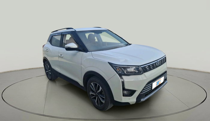 2020 Mahindra XUV300 W8 (O) 1.5 DIESEL, Diesel, Manual, 1,12,236 km, exterior