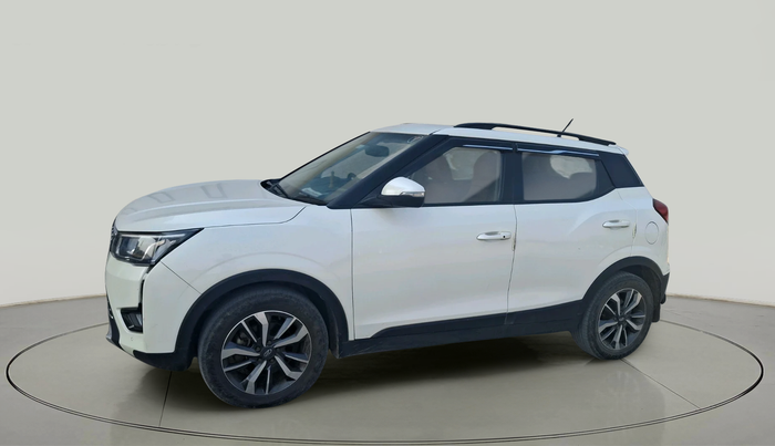 2020 Mahindra XUV300 W8 (O) 1.5 DIESEL, Diesel, Manual, 1,12,236 km, exterior