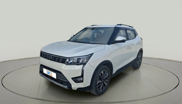 2020 Mahindra XUV300 W8 (O) 1.5 DIESEL, Diesel, Manual, 1,12,236 km, exterior