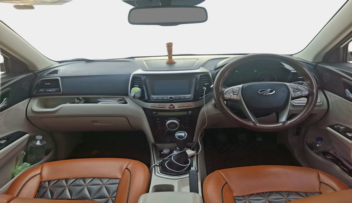 2020 Mahindra XUV300 W8 (O) 1.5 DIESEL, Diesel, Manual, 1,12,236 km, interior