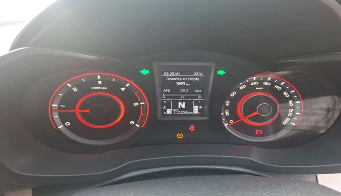 2020 Mahindra XUV300 W8 (O) 1.5 DIESEL, Diesel, Manual, 1,12,236 km, interior