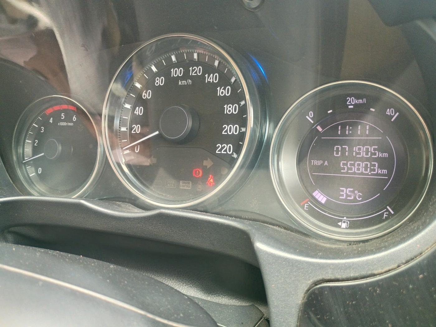 2018 Honda City 1.5L I-DTEC V, Diesel, Manual, 71,905 km, interior