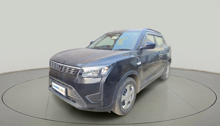 2024 Mahindra XUV300 W6 1.2 PETROL, Petrol, Manual, 20,376 km, exterior