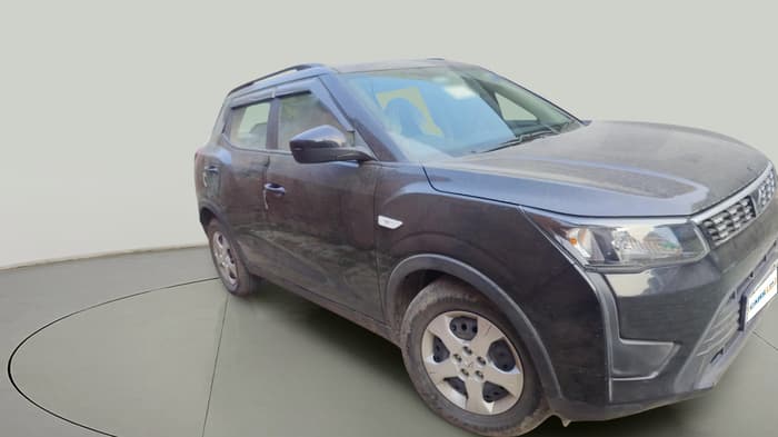 2024 Mahindra XUV300 W6 1.2 PETROL, Petrol, Manual, 20,376 km, exterior