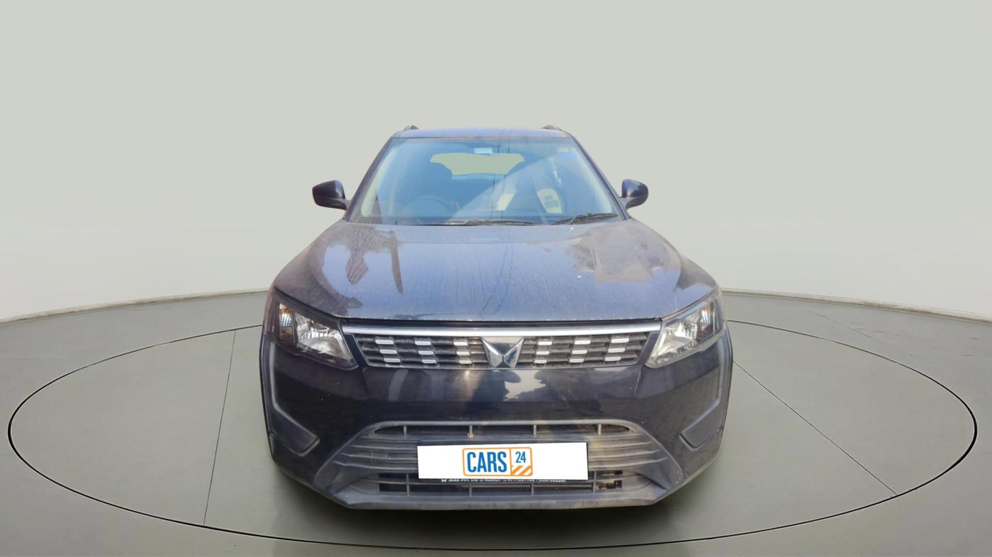 2024 Mahindra XUV300 W6 1.2 PETROL, Petrol, Manual, 20,376 km, exterior