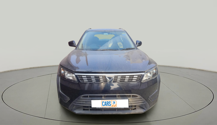 2024 Mahindra XUV300 W6 1.2 PETROL, Petrol, Manual, 20,376 km, exterior