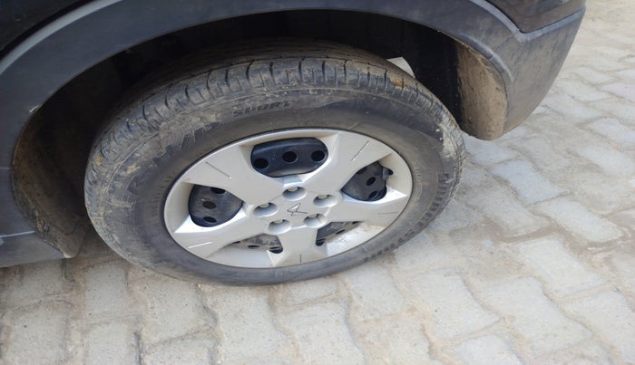 2024 Mahindra XUV300 W6 1.2 PETROL, Petrol, Manual, 20,376 km, tyre