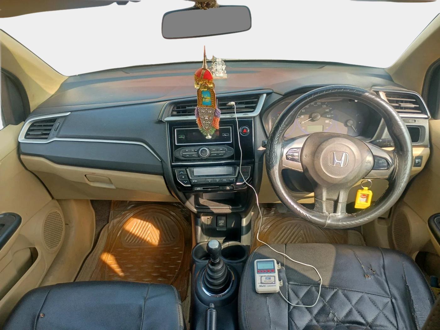 2016 Honda Amaze 1.5L I-DTEC S, Diesel, Manual, 2,74,165 km, interior