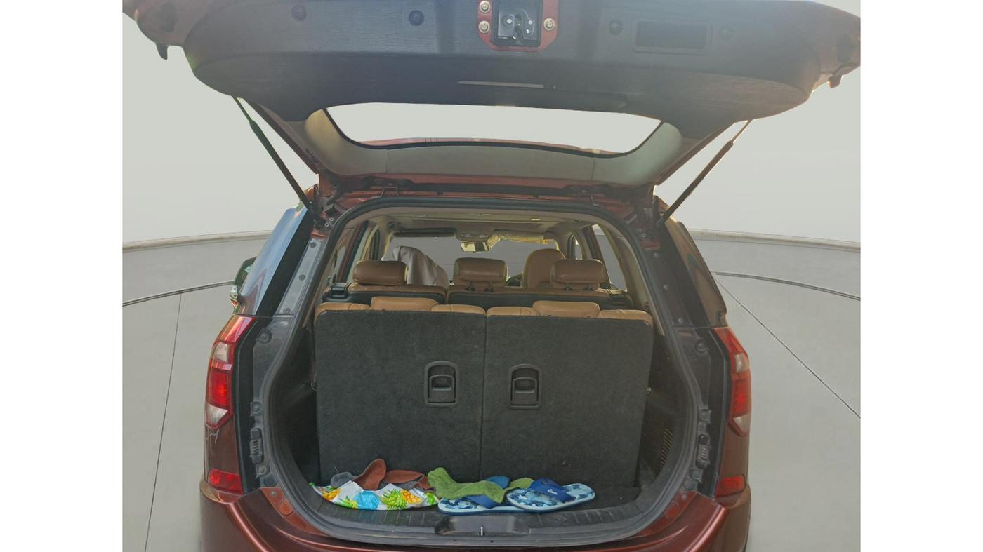 2019 Mahindra XUV500 W11 AT, Diesel, Automatic, 72,162 km, exterior
