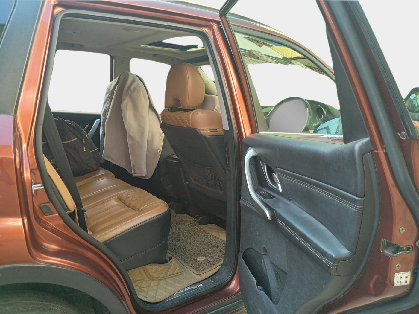 2019 Mahindra XUV500 W11 AT, Diesel, Automatic, 72,162 km, interior