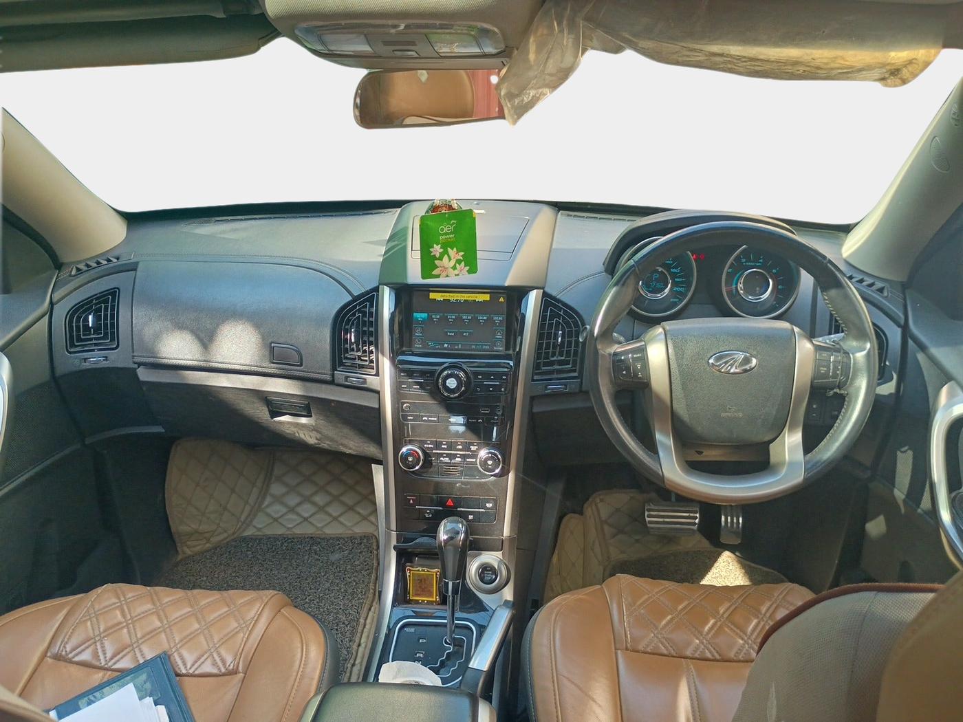 2019 Mahindra XUV500 W11 AT, Diesel, Automatic, 72,162 km, interior