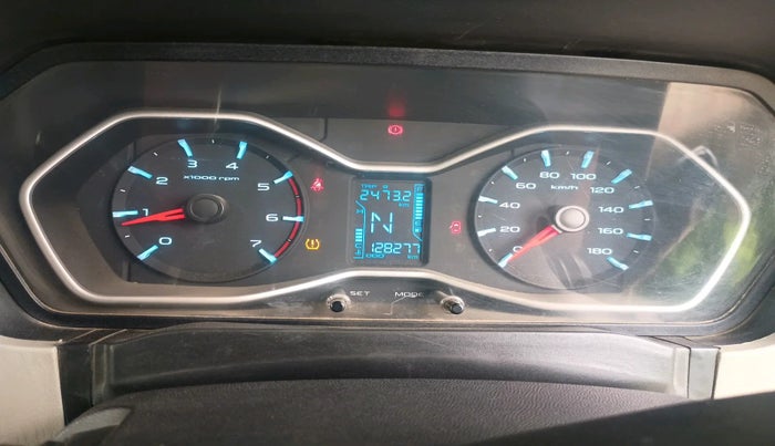 2017 Mahindra Scorpio S10 1.99, Diesel, Manual, 1,28,277 km, interior