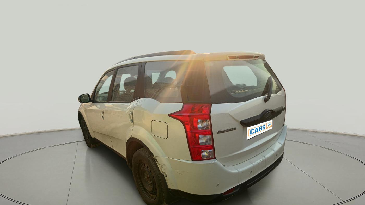 2015 Mahindra XUV500 W6, Diesel, Manual, 1,20,505 km, exterior
