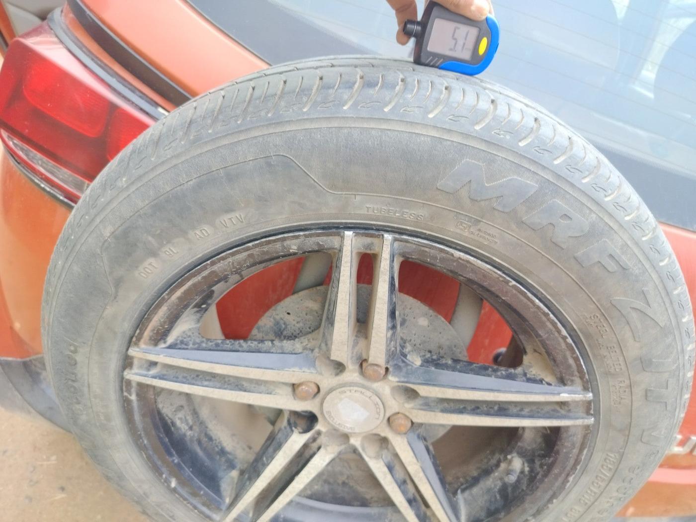 2016 Mahindra Kuv100 K6 6 STR, Petrol, Manual, 60,100 km, tyre