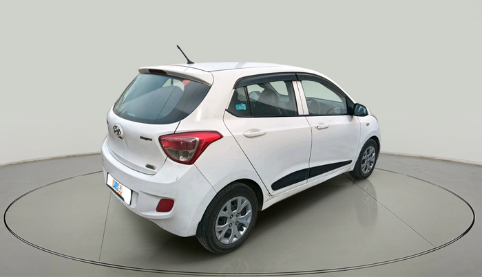 2015 Hyundai Grand i10 MAGNA 1.1 CRDI, Diesel, Manual, 1,61,231 km, exterior