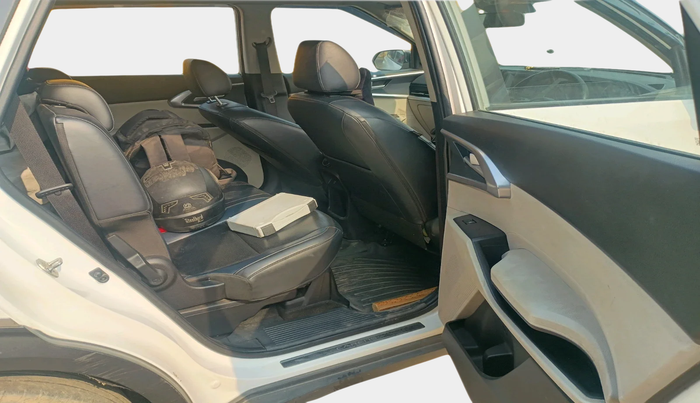 2022 KIA CARENS PREMIUM 1.4 PETROL 7 STR, Petrol, Manual, 48,892 km, interior