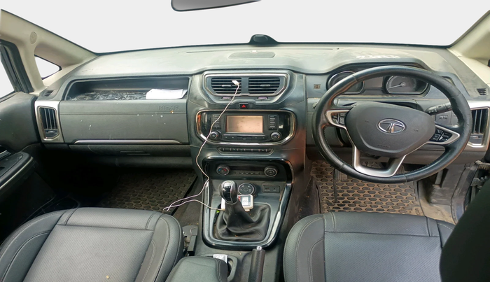 2017 Tata Hexa XT 4X2 7 STR, Diesel, Manual, 1,44,160 km, interior