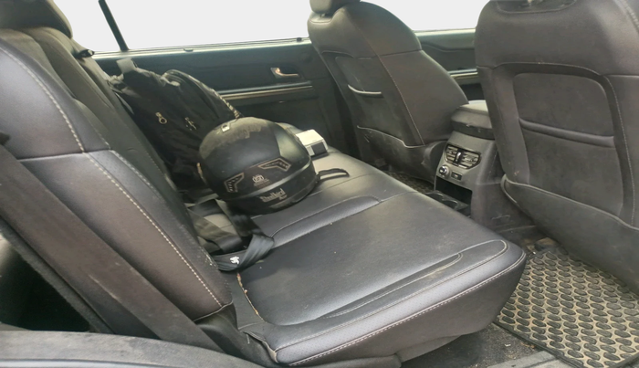 2017 Tata Hexa XT 4X2 7 STR, Diesel, Manual, 1,44,160 km, interior