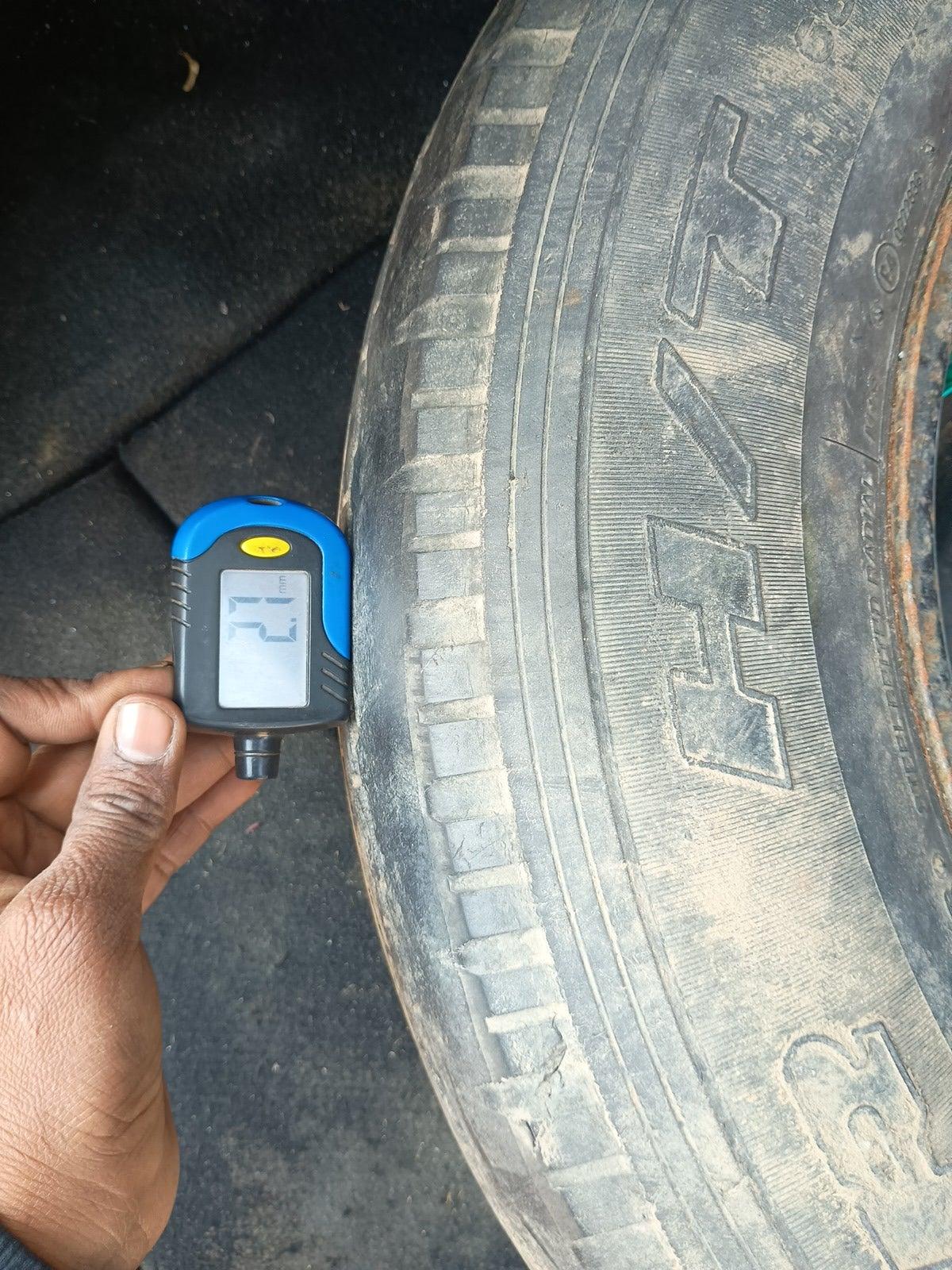 2019 Tata Harrier XM 2.0L KRYOTEC, Diesel, Manual, 1,54,036 km, tyre