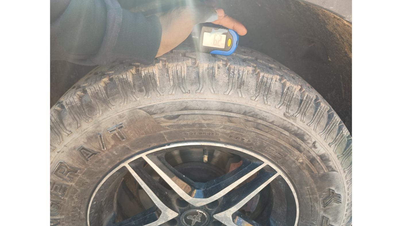 2019 Tata Harrier XM 2.0L KRYOTEC, Diesel, Manual, 1,54,036 km, tyre