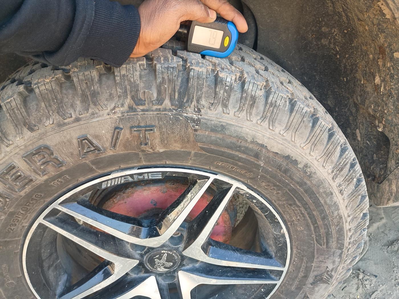 2019 Tata Harrier XM 2.0L KRYOTEC, Diesel, Manual, 1,54,036 km, tyre
