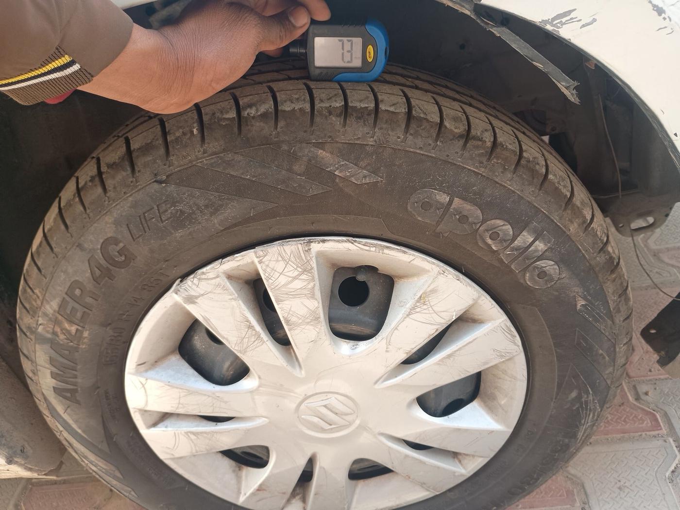 2013 Maruti Swift Dzire VXI, Petrol, Manual, 1,32,967 km, tyre
