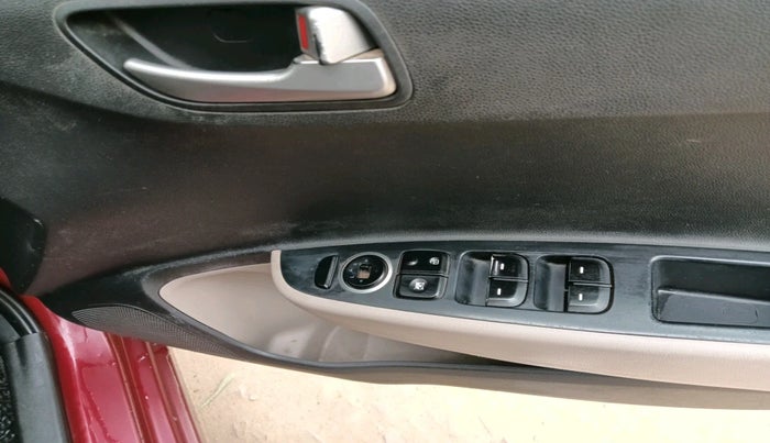 2016 Hyundai Grand i10 SPORTZ 1.2 KAPPA VTVT, CNG, Manual, 2,11,409 km, interior