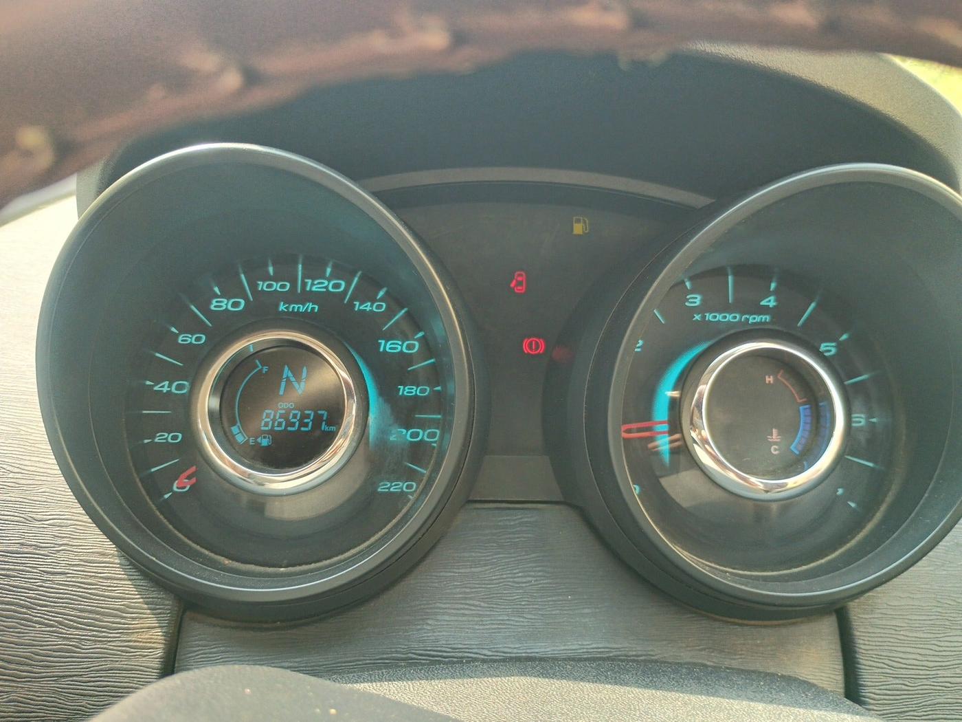 2019 Mahindra XUV500 W5, Diesel, Manual, 86,937 km, interior