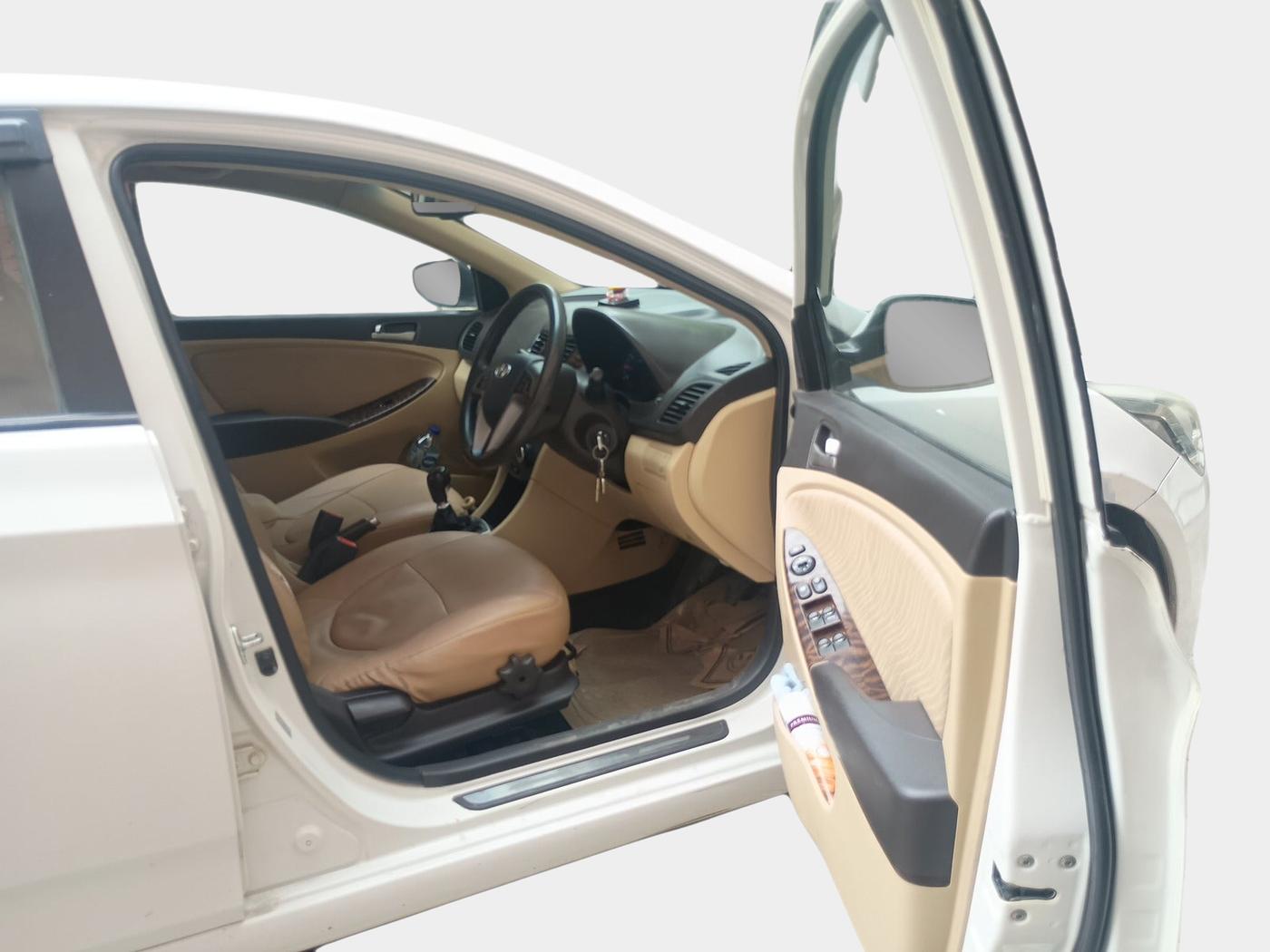 2016 Hyundai Verna 1.6 VTVT SX, Petrol, Manual, 50,816 km, interior