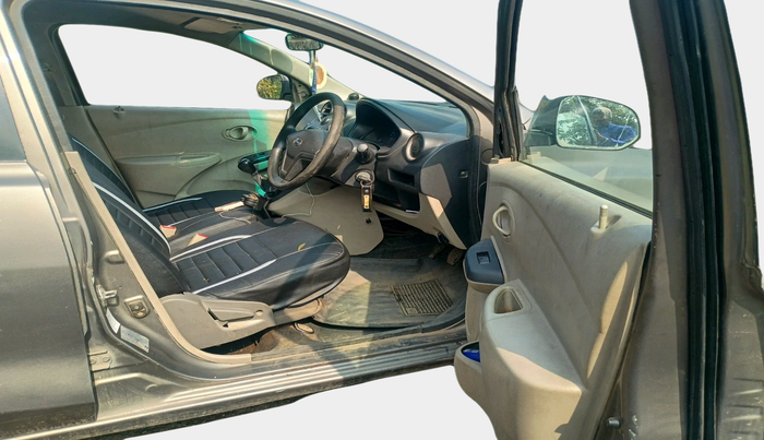 2016 Datsun Go A EPS, Petrol, Manual, 1,36,965 km, interior