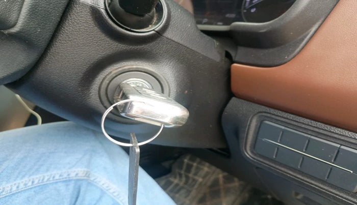 2025 Mahindra SCORPIO-N Z8 Select Diesel AT 2WD, Diesel, Automatic, 41,205 km, interior