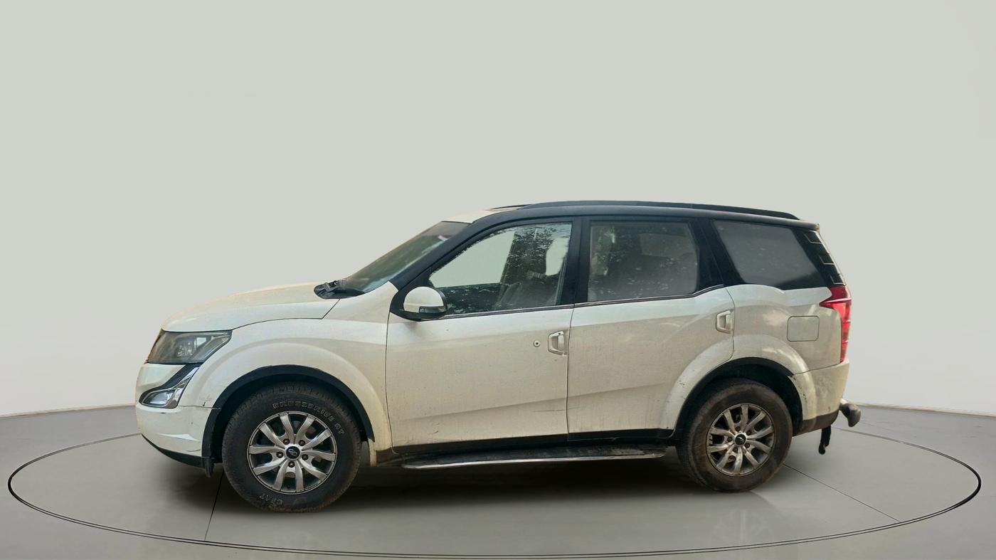 2015 Mahindra XUV500 W10, Diesel, Manual, 88,500 km, exterior