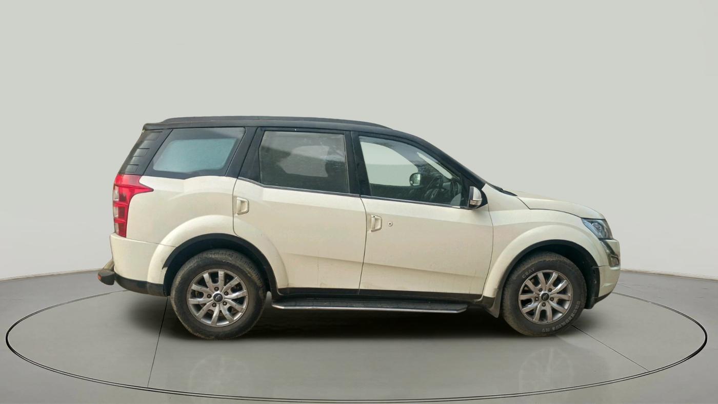 2015 Mahindra XUV500 W10, Diesel, Manual, 88,500 km, exterior