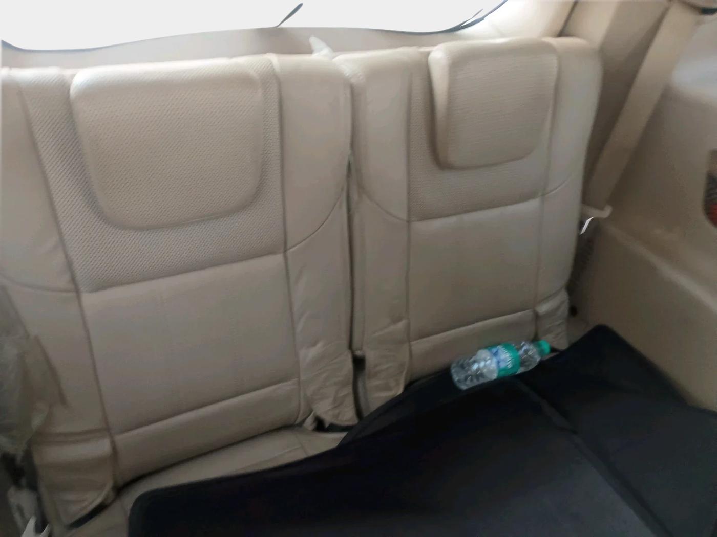 2015 Mahindra XUV500 W10, Diesel, Manual, 88,500 km, interior