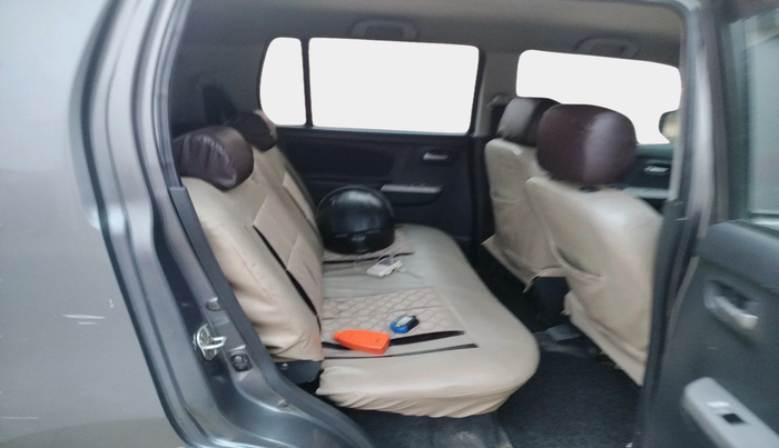 2011 Maruti Wagon R 1.0 VXI, Petrol, Manual, 99,060 km, interior