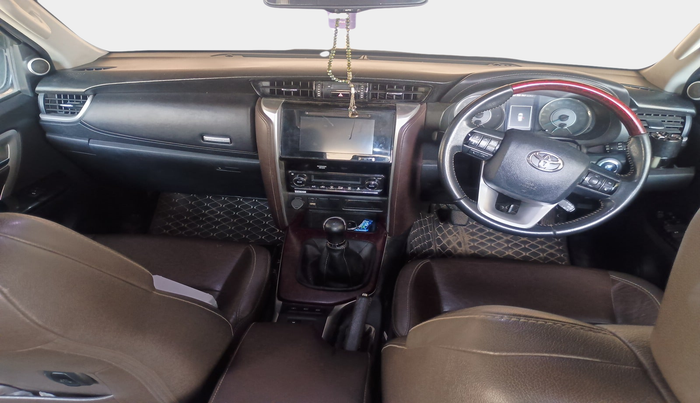 2019 Toyota Fortuner 2.8 4X2 MT, Diesel, Manual, 79,233 km, interior