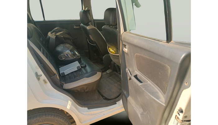 2011 Maruti Wagon R 1.0 LXI, Petrol, Manual, 1,17,410 km, interior