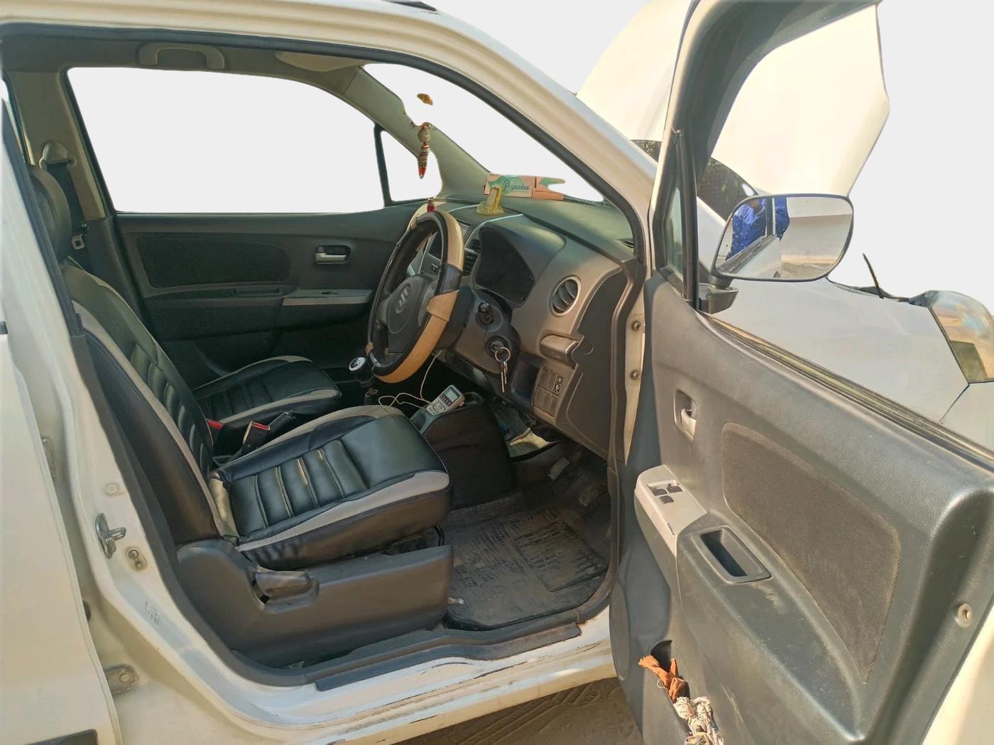2011 Maruti Wagon R 1.0 LXI, Petrol, Manual, 1,17,410 km, interior