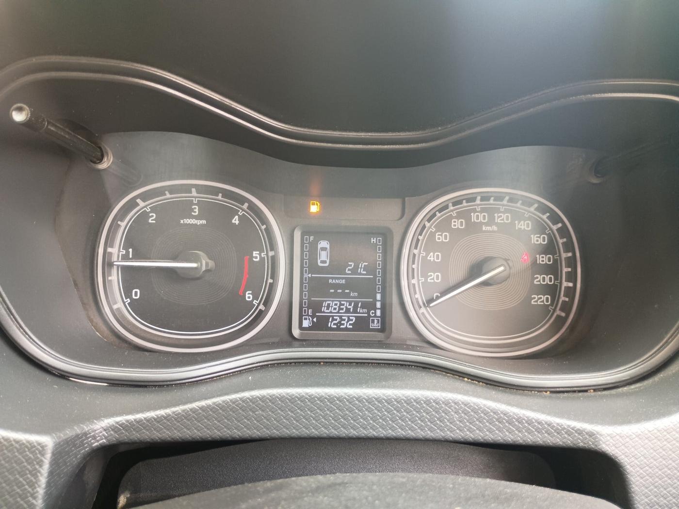 2016 Maruti Vitara Brezza ZDI, Diesel, Manual, 1,08,341 km, interior