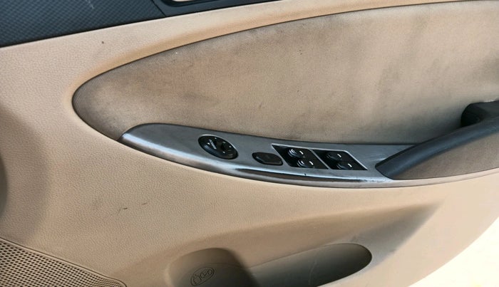 2015 Hyundai Verna FLUIDIC 4S 1.4 VTVT, CNG, Manual, 51,872 km, interior