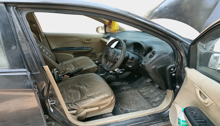 2015 Honda Amaze 1.2L I-VTEC S, CNG, Manual, 1,60,230 km, interior