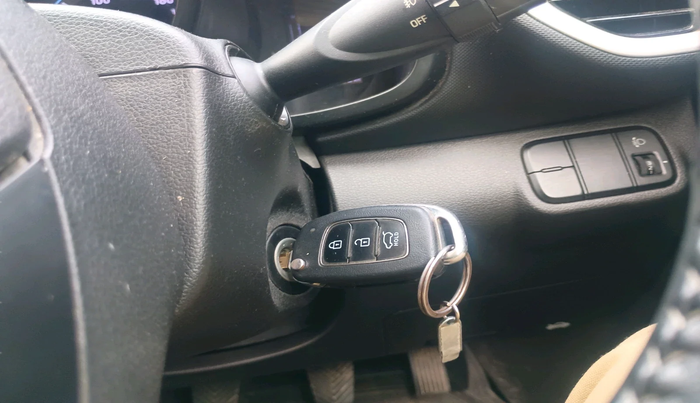 2021 Hyundai VENUE SX 1.0 (O) TURBO, Petrol, Manual, 53,292 km, interior